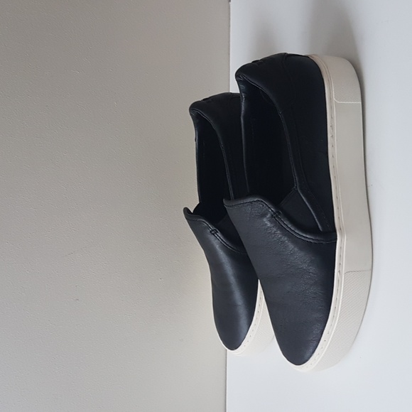 UGG Leather Shoes - Picture 2 of 8